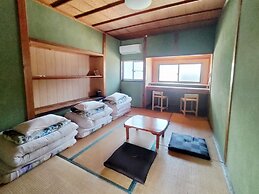 Guesthouse Bench