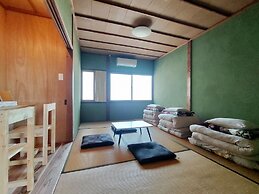 Guesthouse Bench