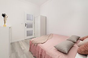 Apartment for 4 in Łódz by Renters