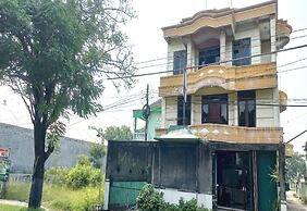 OYO 93768 Setia Budi Guest House 1