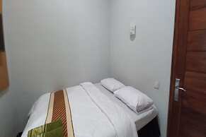 OYO 93769 Setia Budi Guest House 2