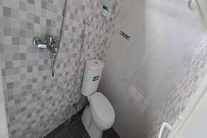 OYO 93769 Setia Budi Guest House 2