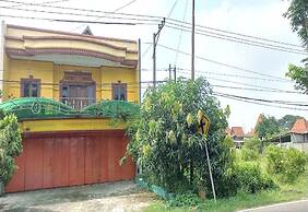OYO 93769 Setia Budi Guest House 2