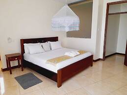 Lux Suites Dofils Assia Apartments