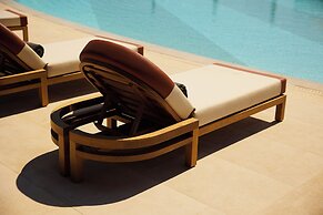 91 Athens Riviera, The Resort