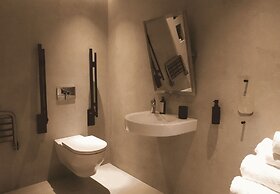 91 Athens Riviera, The Resort