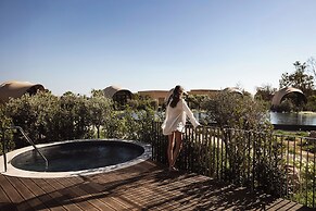 91 Athens Riviera, The Resort