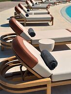 91 Athens Riviera, The Resort