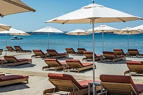 91 Athens Riviera, The Resort