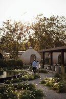 91 Athens Riviera, The Resort