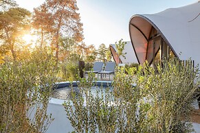 91 Athens Riviera, The Resort