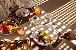 91 Athens Riviera, The Resort