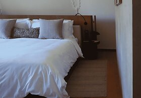 91 Athens Riviera, The Resort