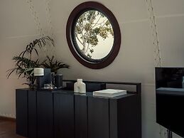 91 Athens Riviera, The Resort