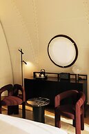 91 Athens Riviera, The Resort