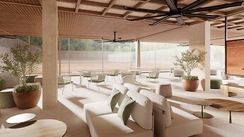 91 Athens Riviera, The Resort