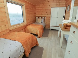 Height End Farm Log Cabin