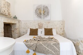 19 White Luxury Suite With Jacuzzi by Wonderful Italy