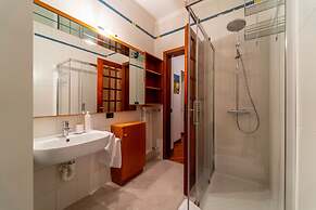 Gerbett Apartment With Terrace by Wonderful Italy