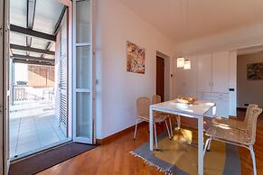 Gerbett Apartment With Terrace by Wonderful Italy