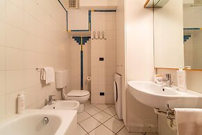 Gerbett Apartment With Terrace by Wonderful Italy