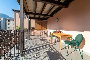 Gerbett Apartment With Terrace by Wonderful Italy