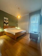 Bat Galim Seaside Retreat by Sea N' Rent