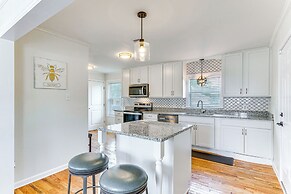 Pensacola Home w/ Covered Patio: 1 Mi to Downtown!