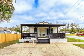 Pensacola Home w/ Covered Patio: 1 Mi to Downtown!
