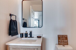 Lake Powell Views: Adobe Townhome w/ Patio