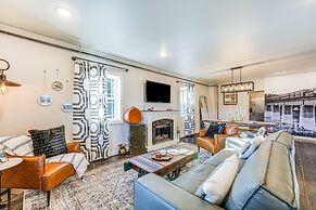 Hollister Home Across From Holiday Train Depot!