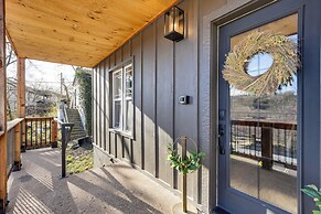 Hollister Home Across From Holiday Train Depot!