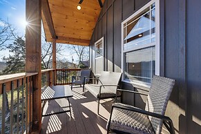 Hollister Home Across From Holiday Train Depot!