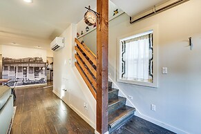 Hollister Home Across From Holiday Train Depot!