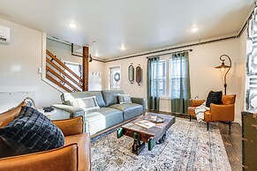 Hollister Home Across From Holiday Train Depot!