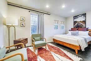 Hollister Home Across From Holiday Train Depot!