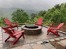 Relax With Spectacular Mountain Views At Bear's Den Cabin In Lake Lure