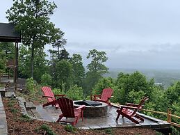 Relax With Spectacular Mountain Views At Bear's Den Cabin In Lake Lure