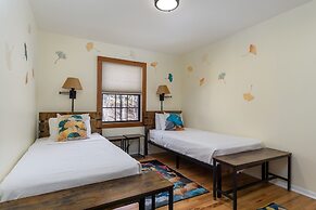 Relaxation~zen~azalea Cabin~asheville 3 Bedroom Home by RedAwning