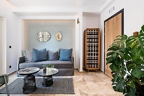 Domi Luxury Apartment by Cura Villas