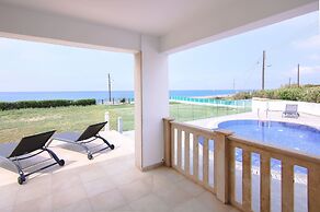 Phaedrus Living Beachfront Villa Mare