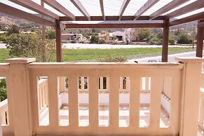 Phaedrus Living Beachfront Villa Mare