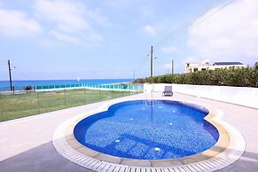 Phaedrus Living Beachfront Villa Mare