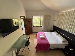 HOTEL CERRITOS PLAZA