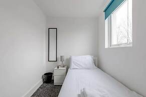 Spacious & Newly Renovated 4BD House East Ham!