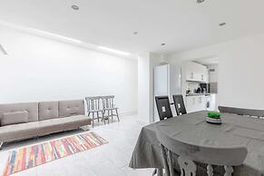 Spacious & Newly Renovated 4BD House East Ham!