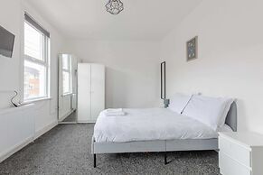 Spacious & Newly Renovated 4BD House East Ham!