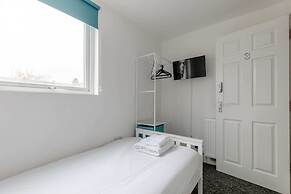 Spacious & Newly Renovated 4BD House East Ham!