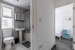 Spacious & Newly Renovated 4BD House East Ham!