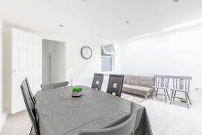 Spacious & Newly Renovated 4BD House East Ham!